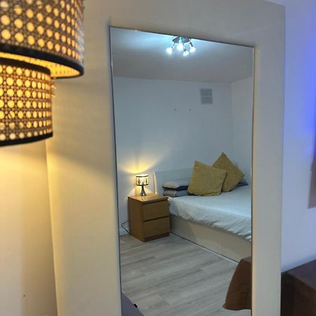 Stylish Studio Flat - Watford Junction - Harry Potter Bagian luar foto