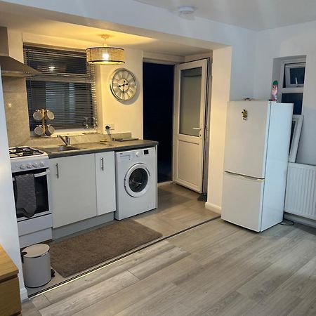 Stylish Studio Flat - Watford Junction - Harry Potter Bagian luar foto