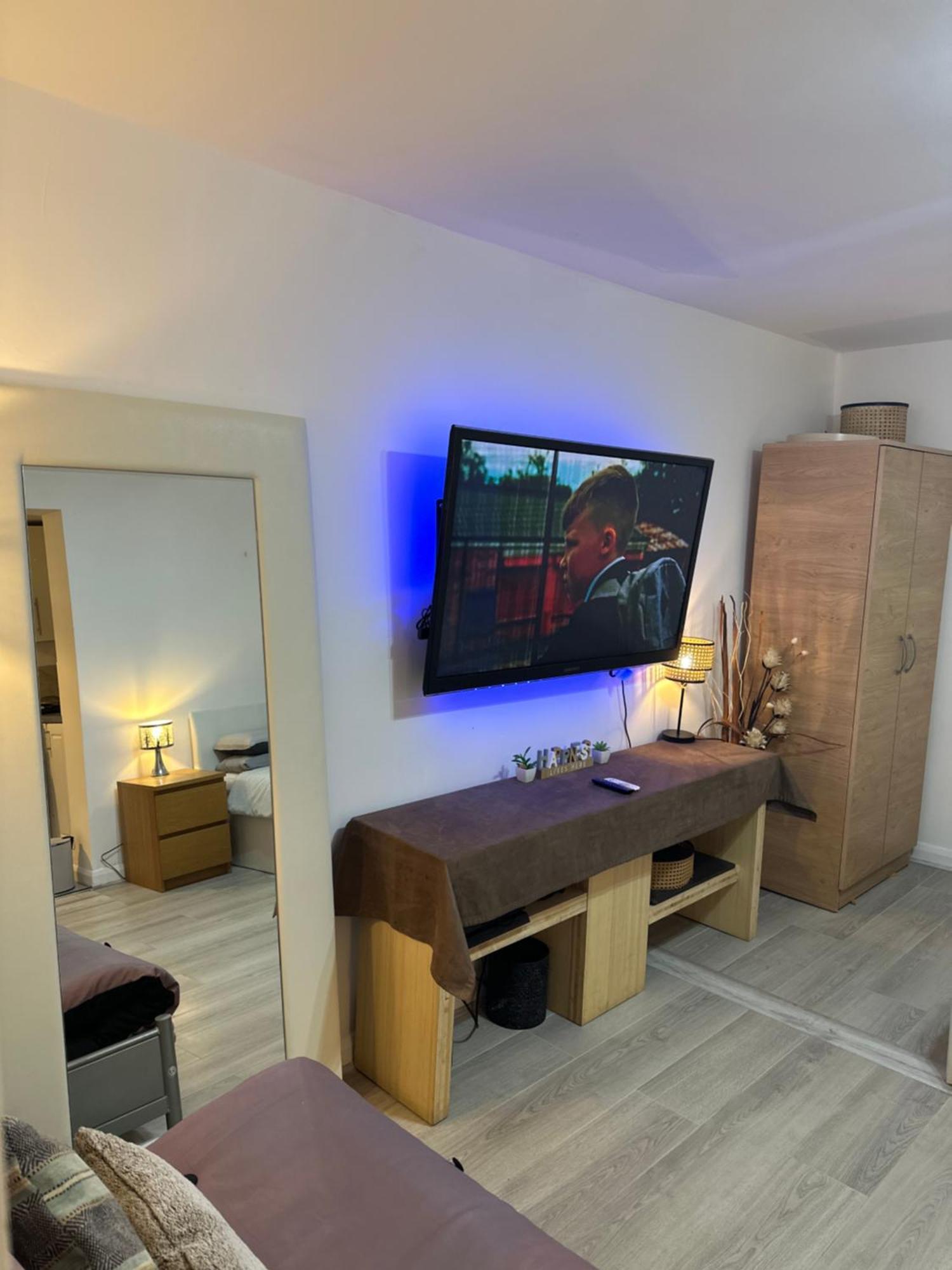 Stylish Studio Flat - Watford Junction - Harry Potter Bagian luar foto