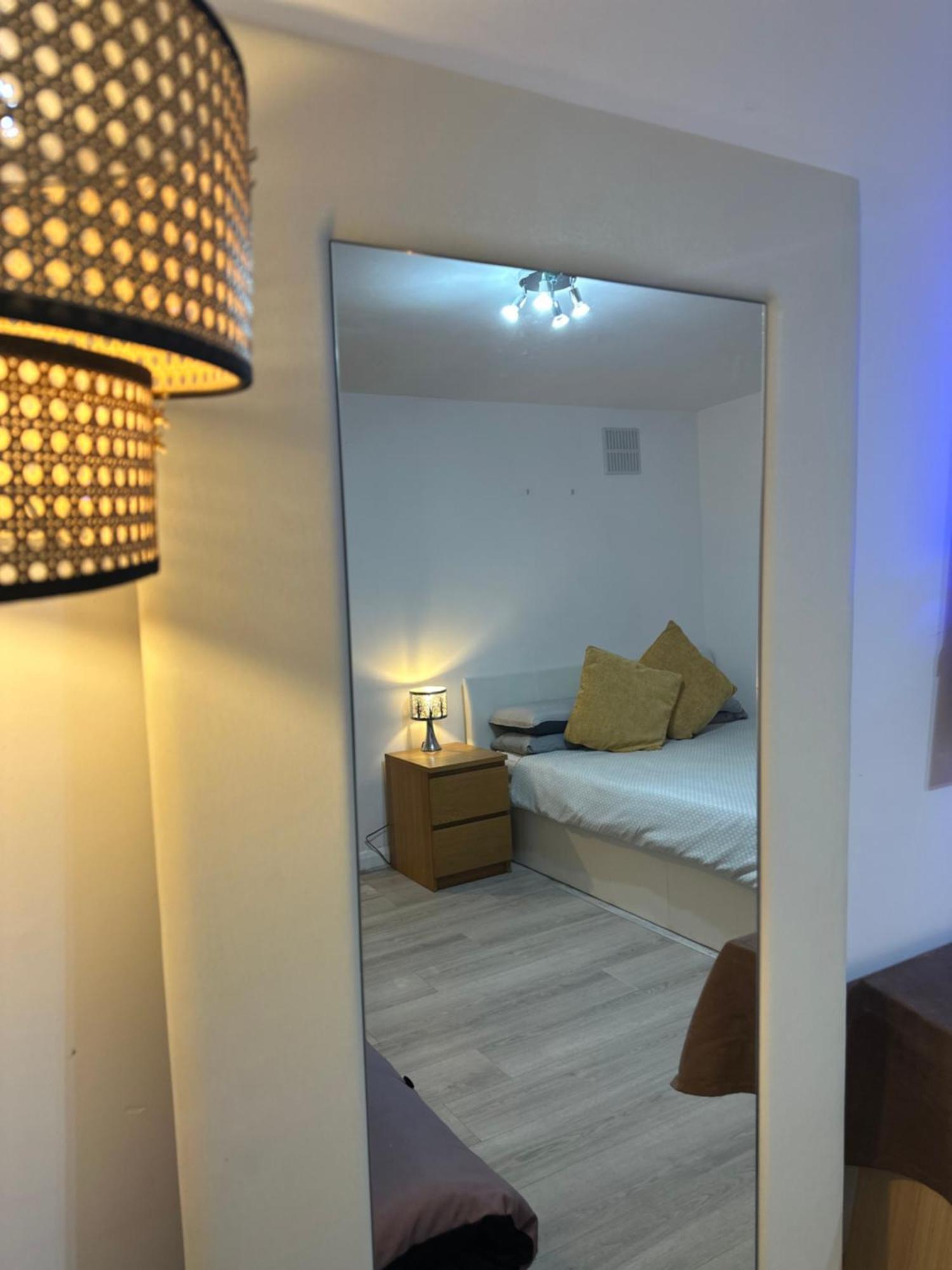 Stylish Studio Flat - Watford Junction - Harry Potter Bagian luar foto