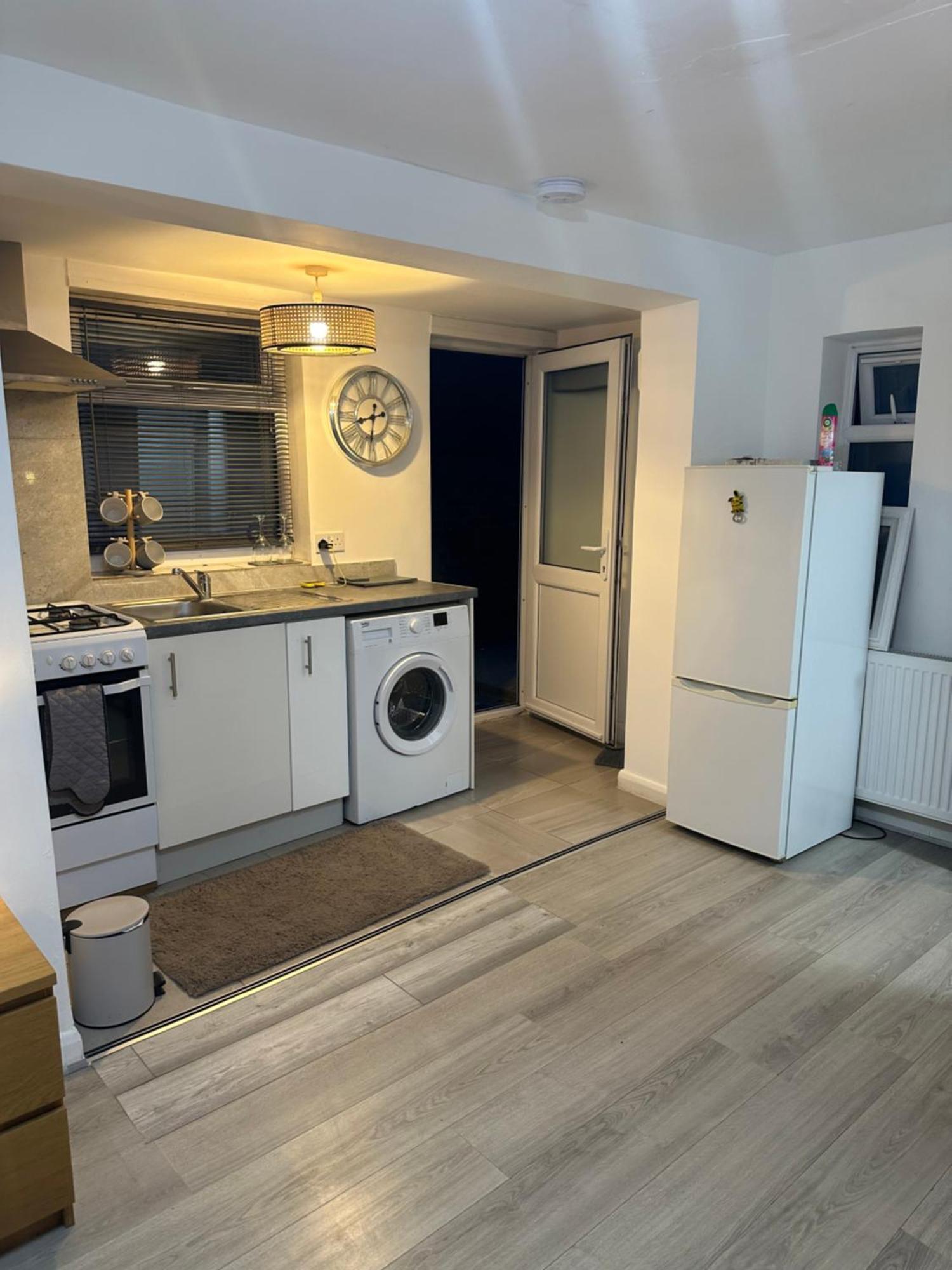 Stylish Studio Flat - Watford Junction - Harry Potter Bagian luar foto