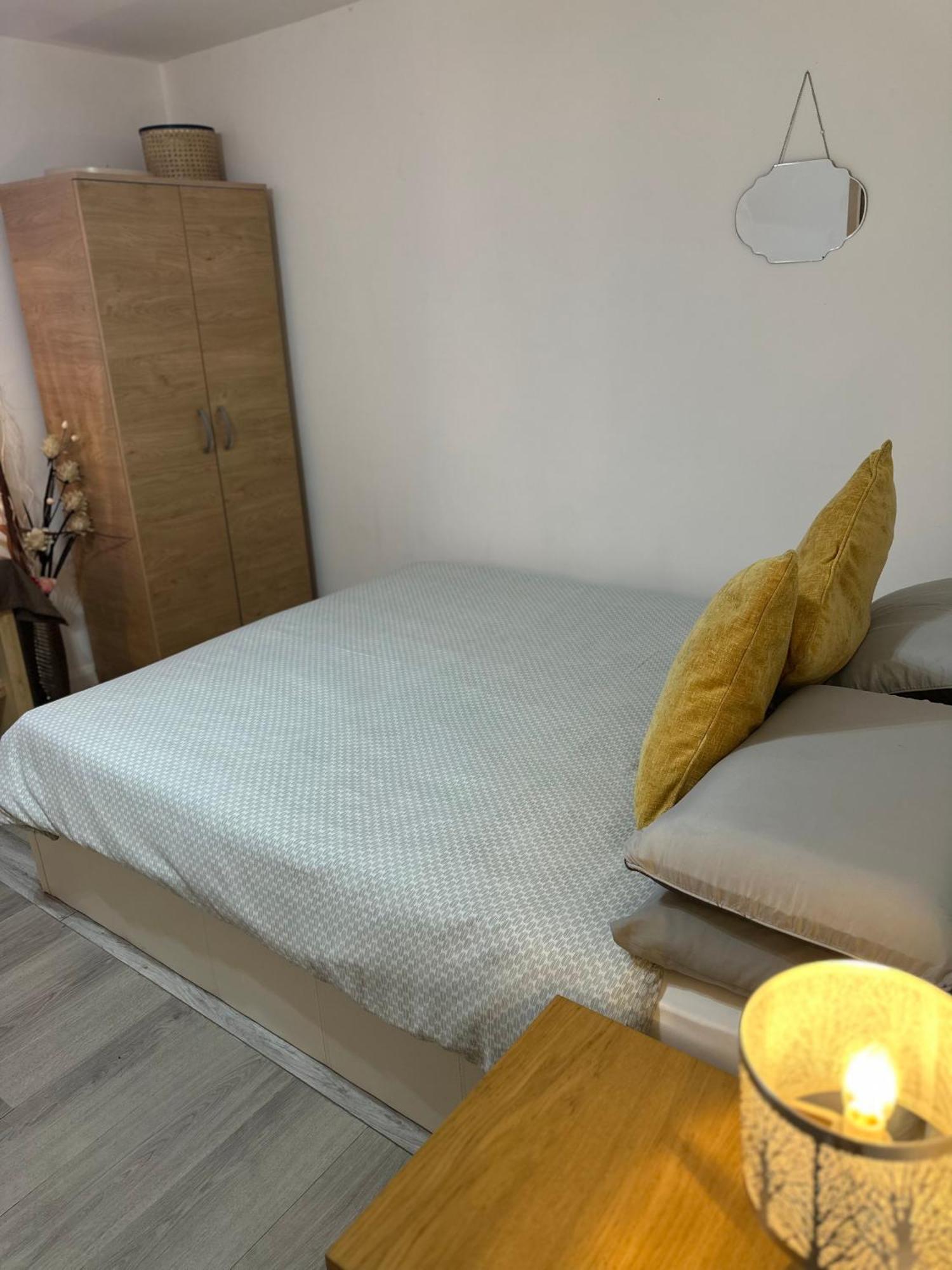 Stylish Studio Flat - Watford Junction - Harry Potter Bagian luar foto