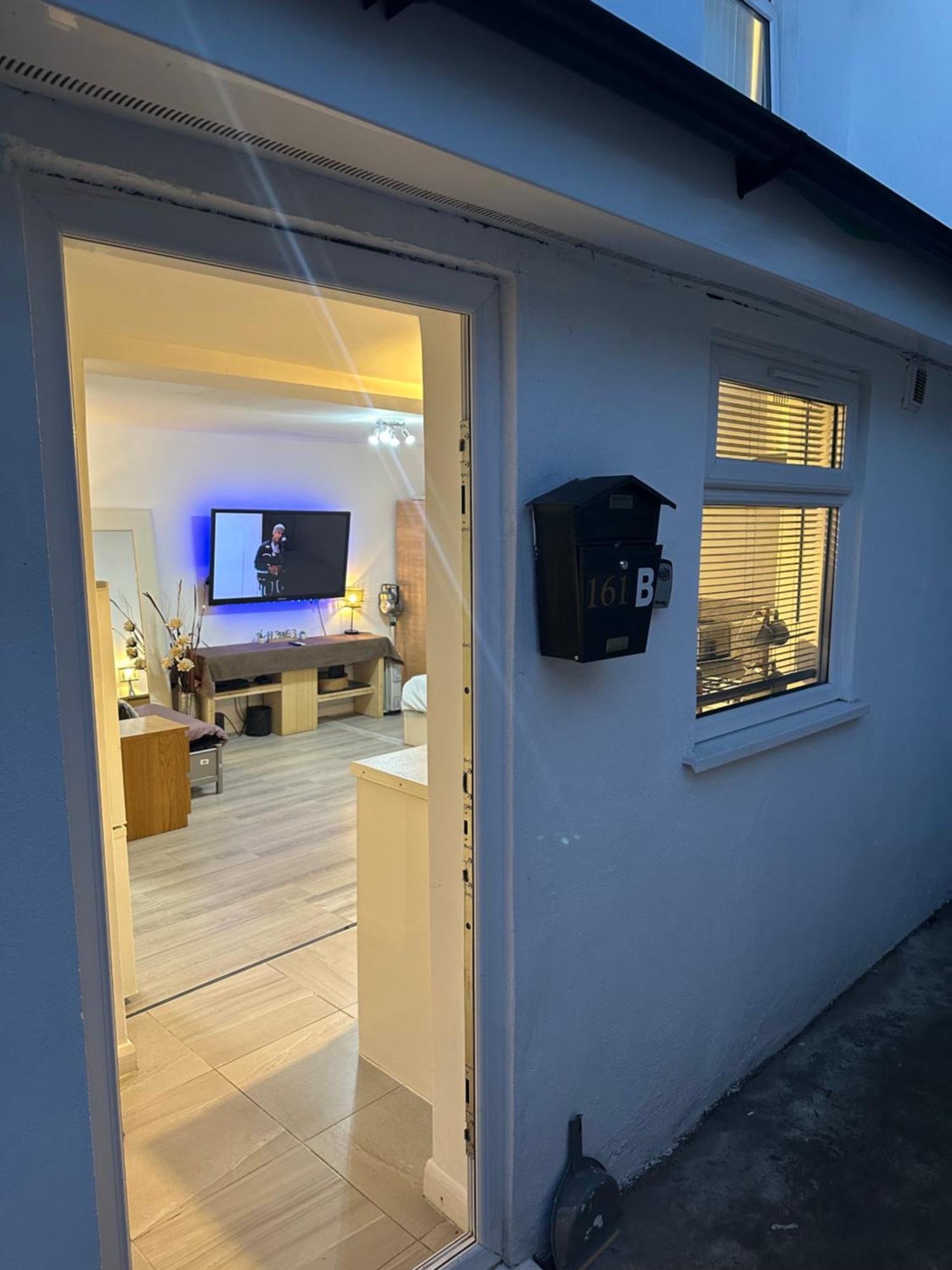 Stylish Studio Flat - Watford Junction - Harry Potter Bagian luar foto