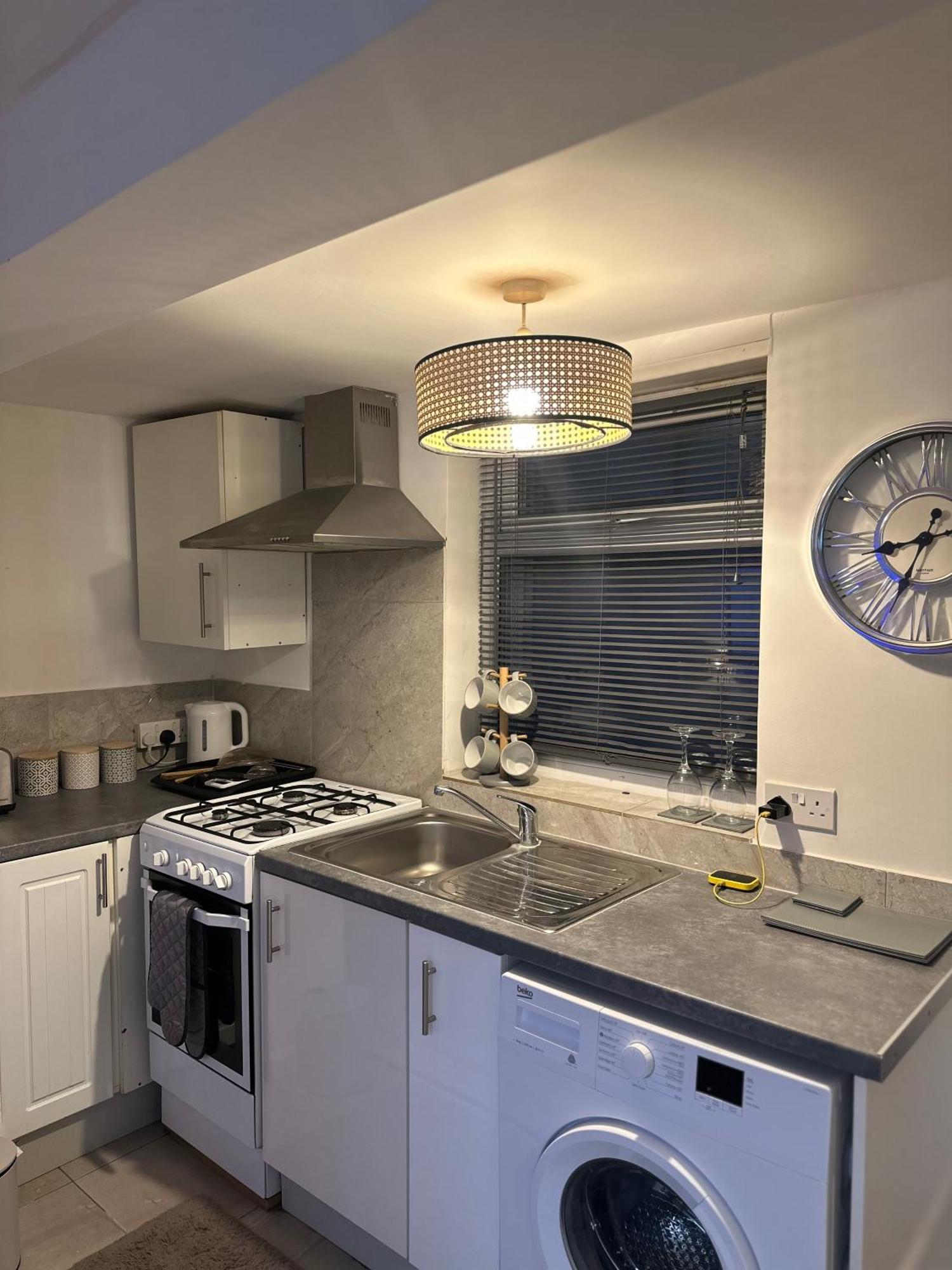 Stylish Studio Flat - Watford Junction - Harry Potter Bagian luar foto