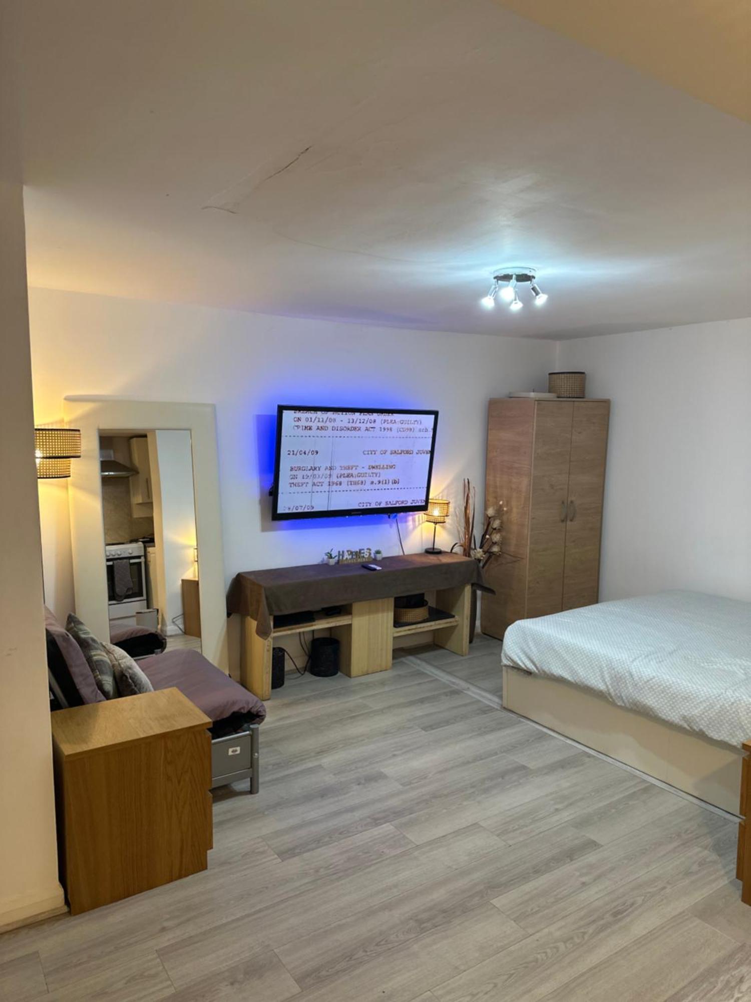 Stylish Studio Flat - Watford Junction - Harry Potter Bagian luar foto